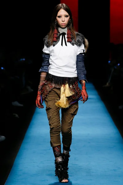 Look 7